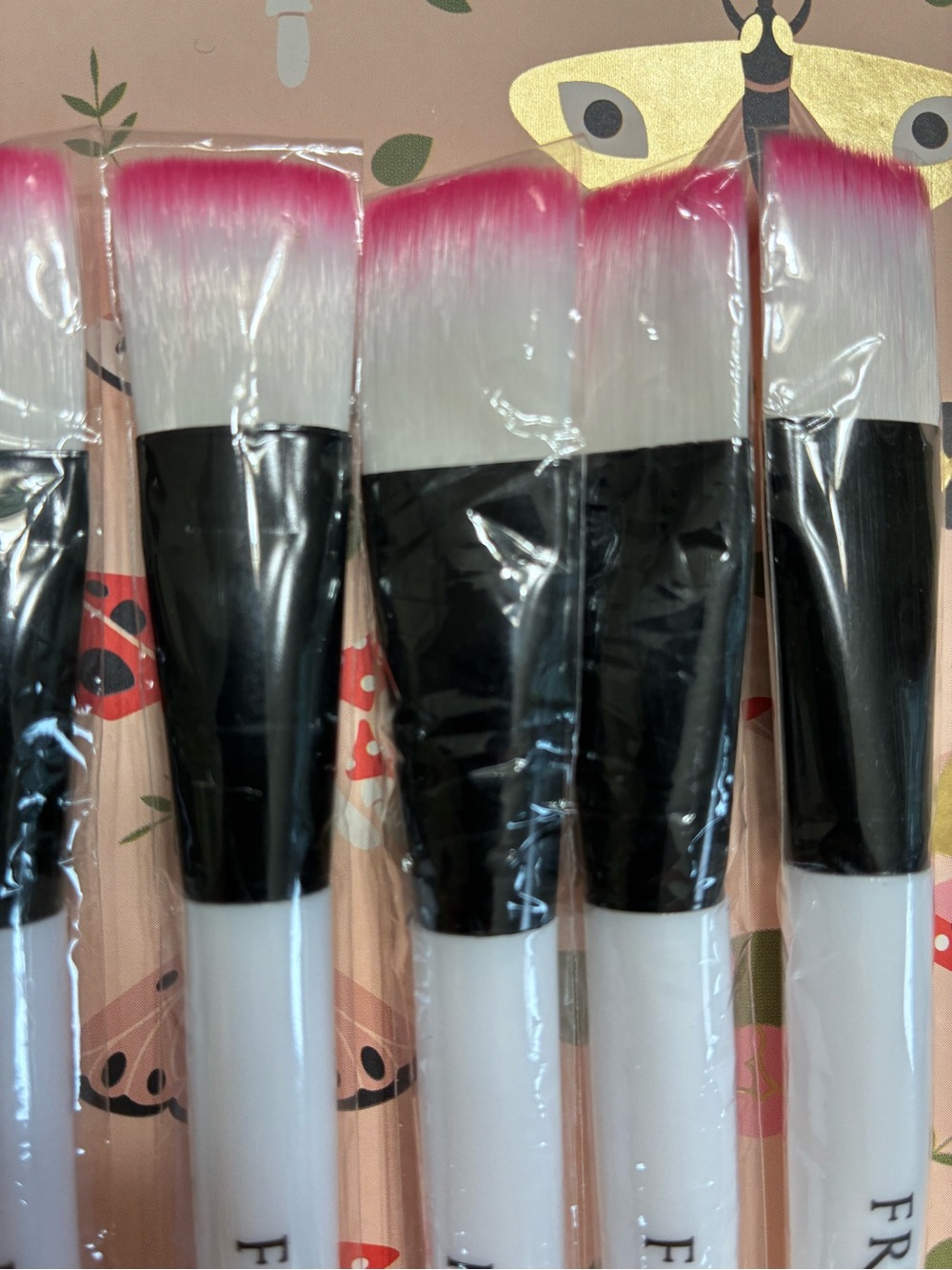 Freeman Pink-Tip Face Make-Up Brushes - Set of 5 - Picture 3 of 4